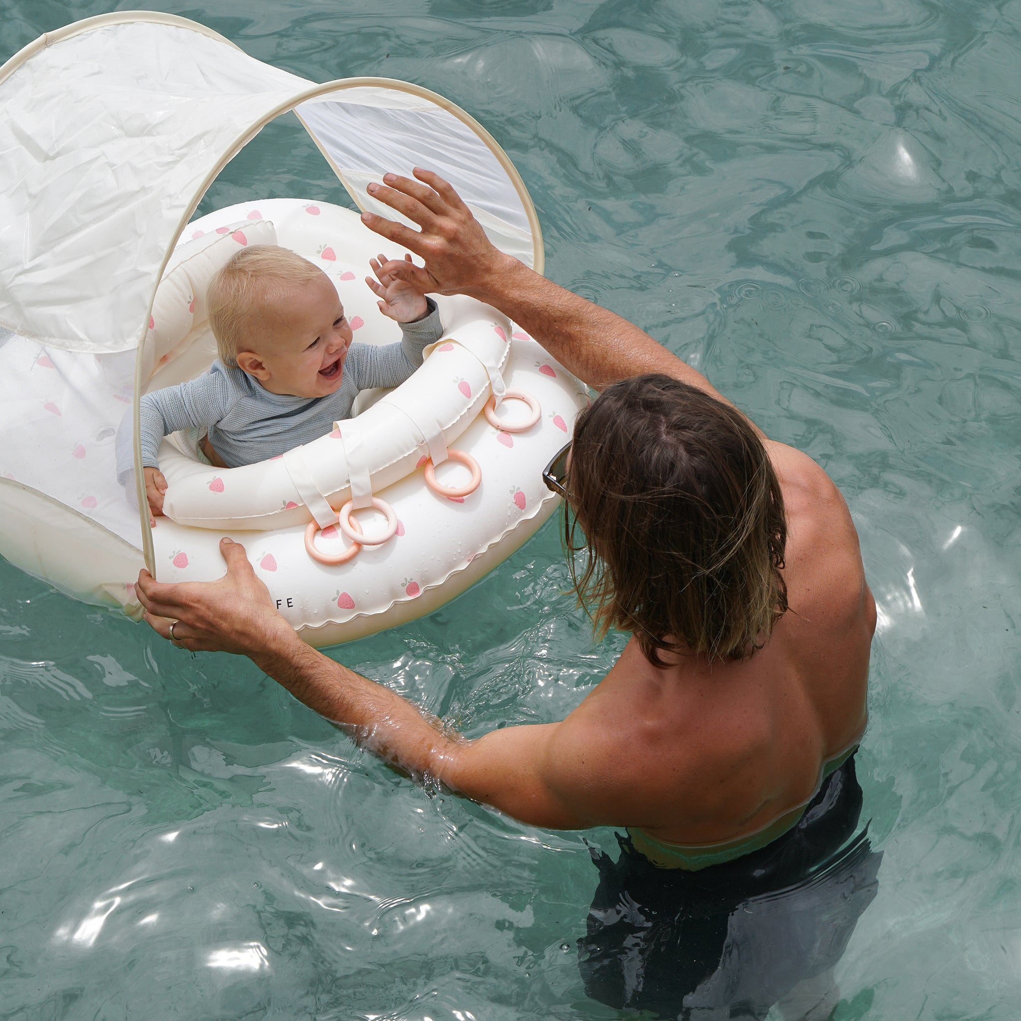 INTERACTIVE BABY FLOAT